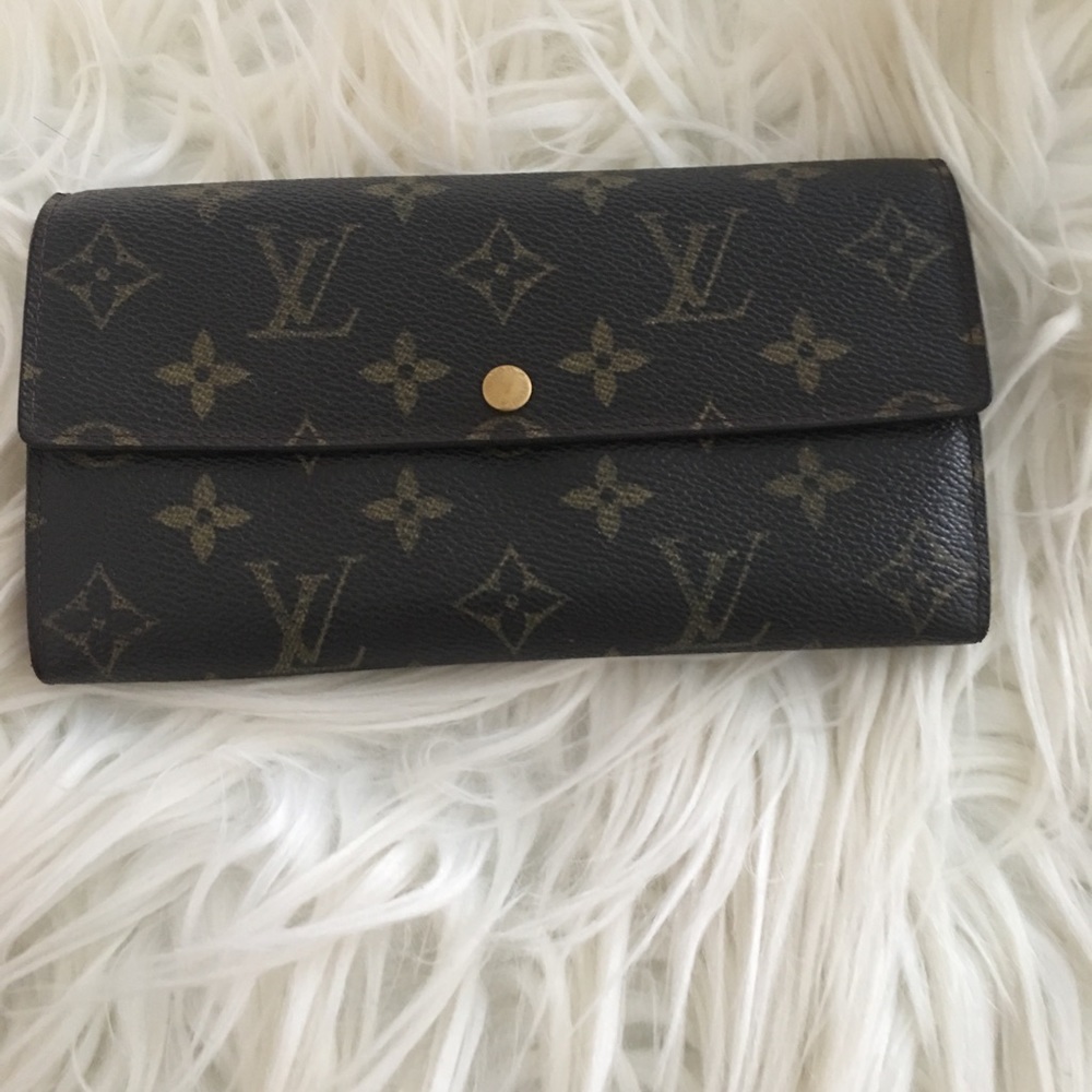 ❤️❤️❤️SALE❤️❤️❤️Louis Vuitton Sara Wallet Monogram